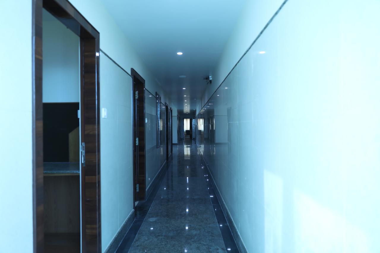 Hlv Grand Inn Bangalore Eksteriør bilde