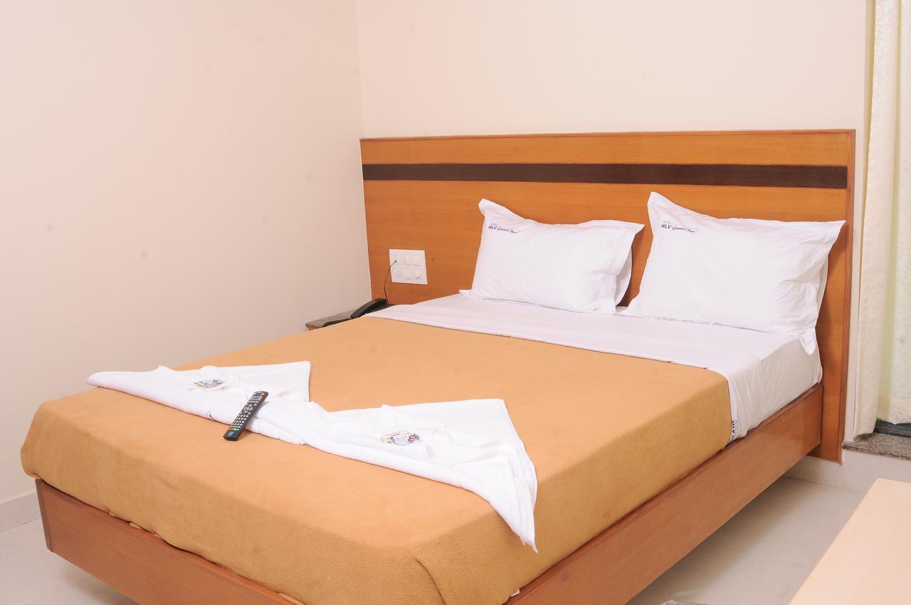 Hlv Grand Inn Bangalore Eksteriør bilde