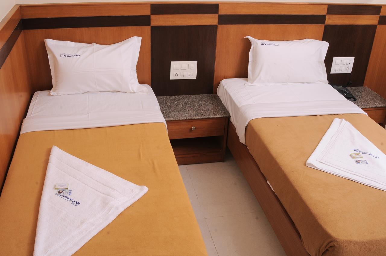 Hlv Grand Inn Bangalore Eksteriør bilde