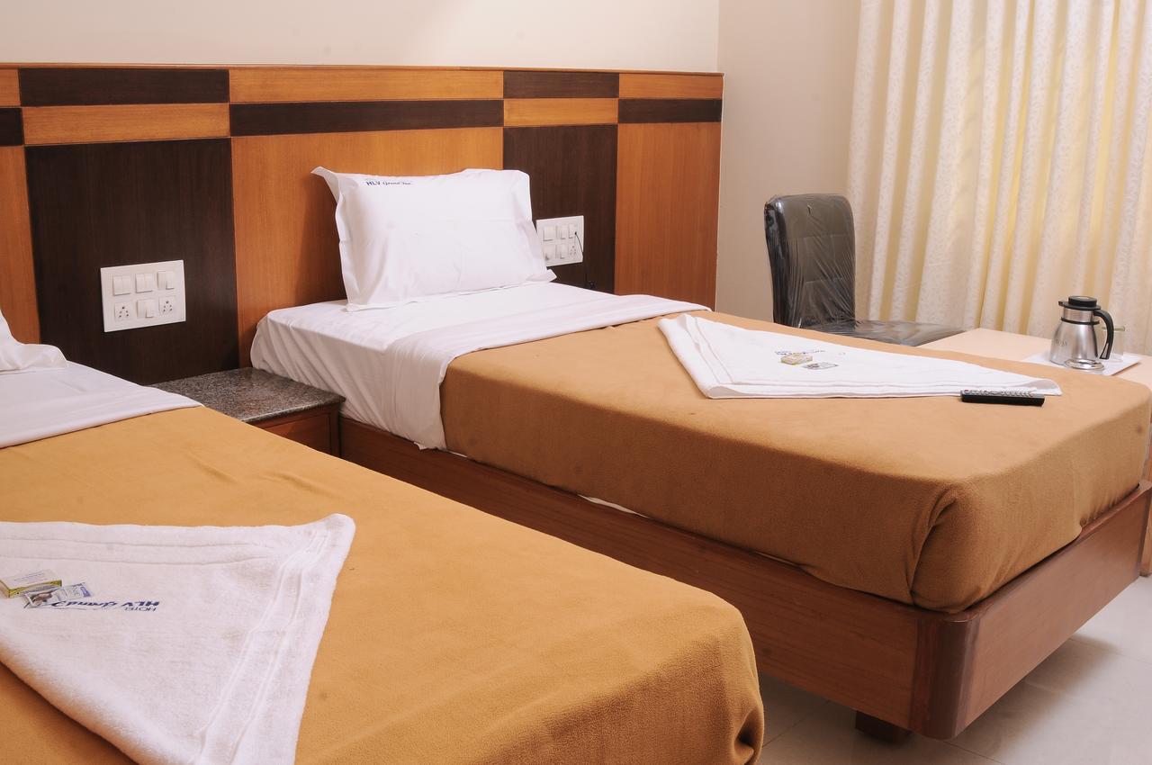 Hlv Grand Inn Bangalore Eksteriør bilde