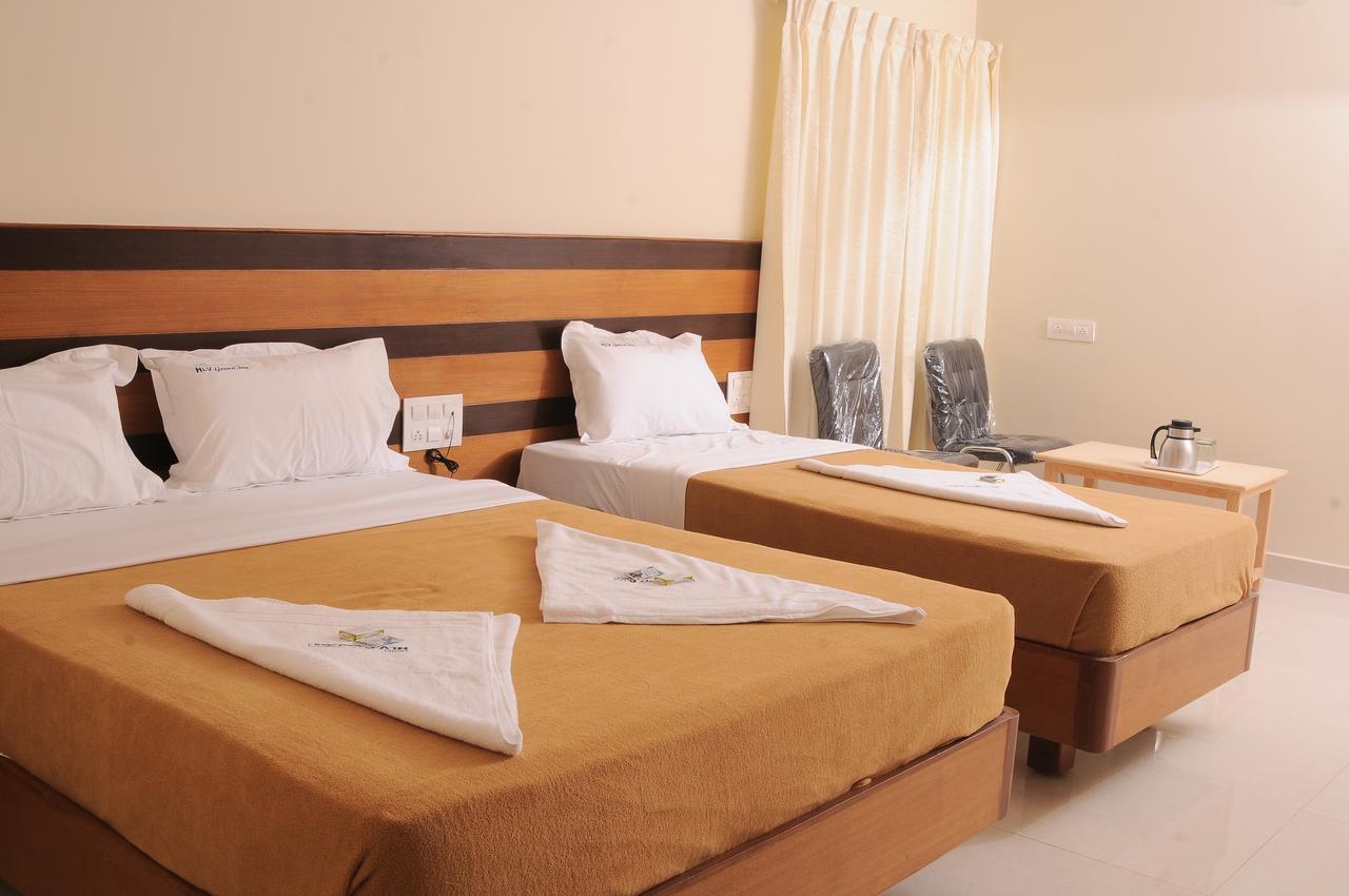 Hlv Grand Inn Bangalore Eksteriør bilde