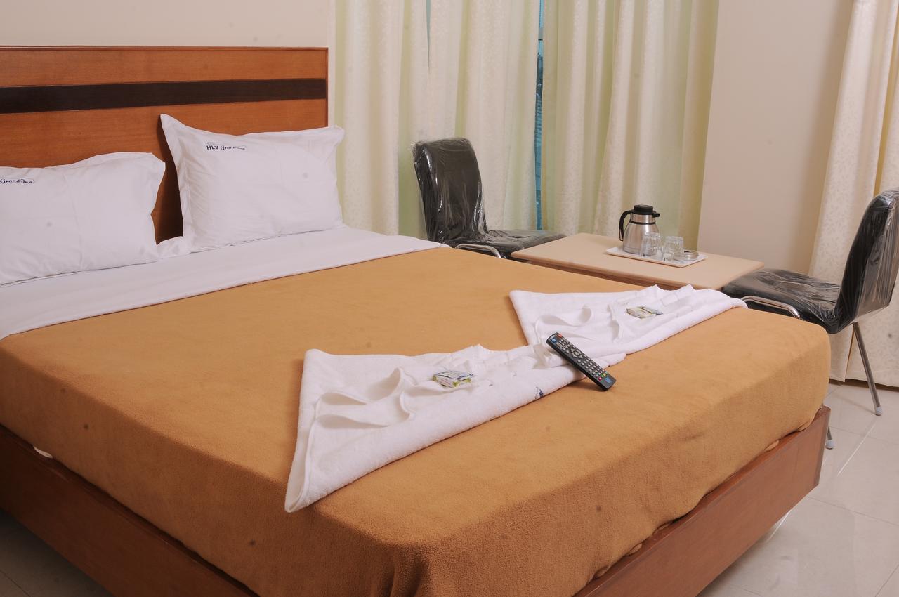 Hlv Grand Inn Bangalore Eksteriør bilde