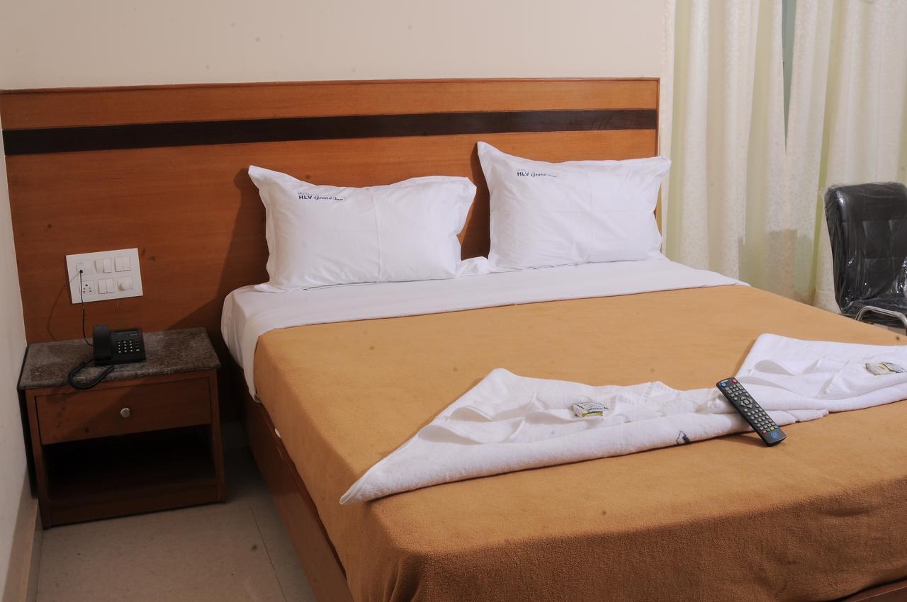 Hlv Grand Inn Bangalore Eksteriør bilde