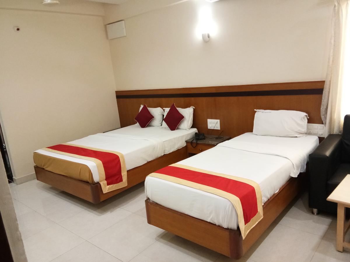 Hlv Grand Inn Bangalore Eksteriør bilde